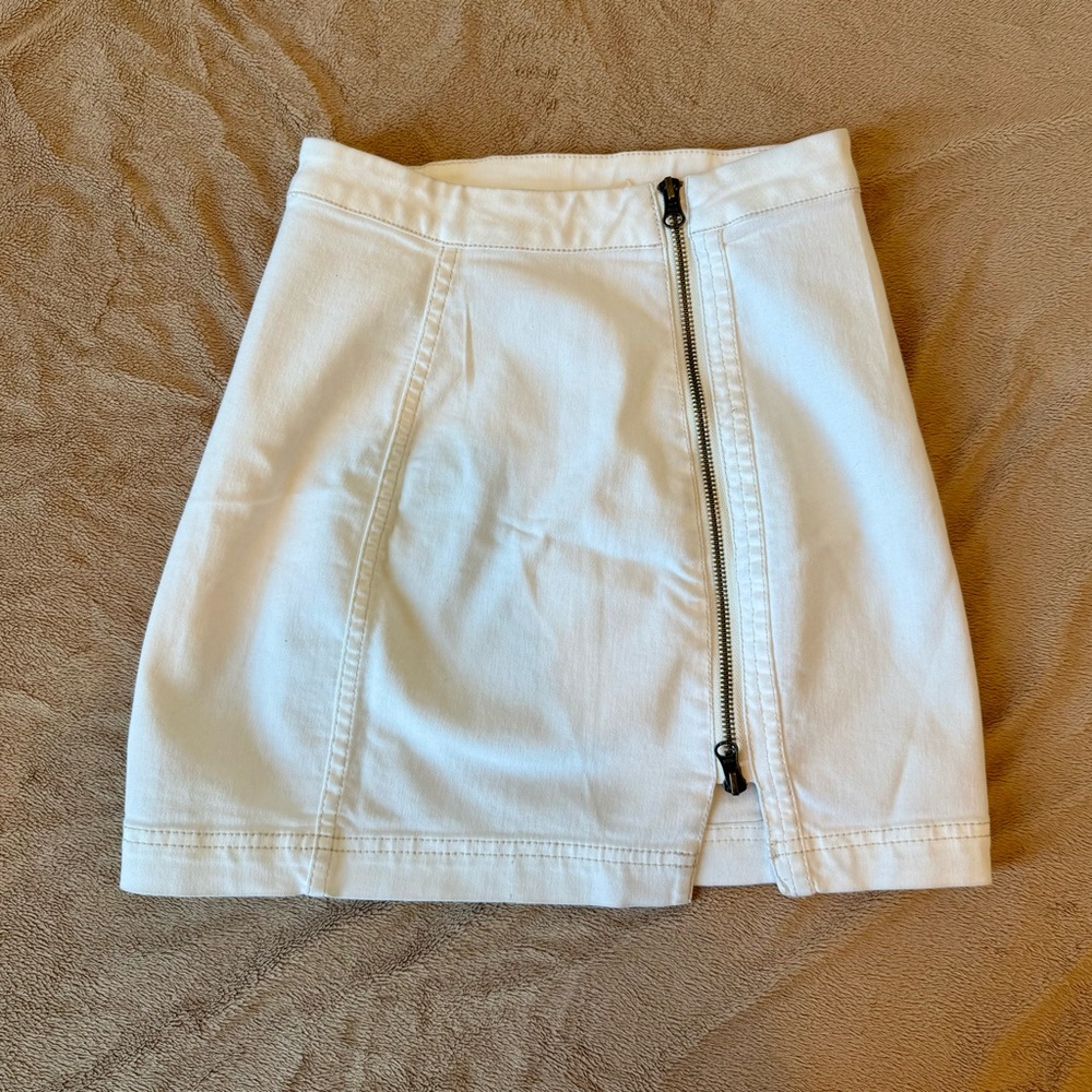 Free People white denim zipper skirt, size 0